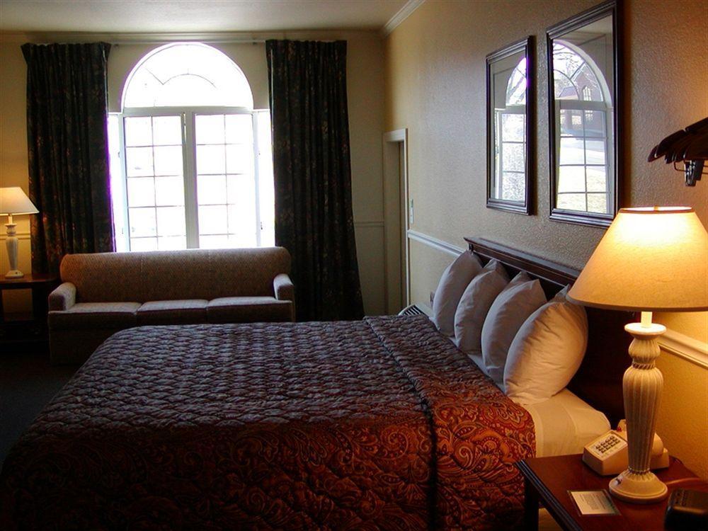 Carriage House Inn Branson Exteriör bild
